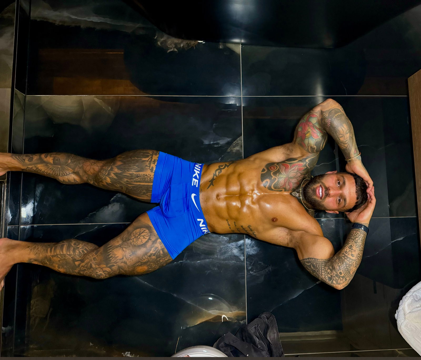 Troyz world 🌎 photo