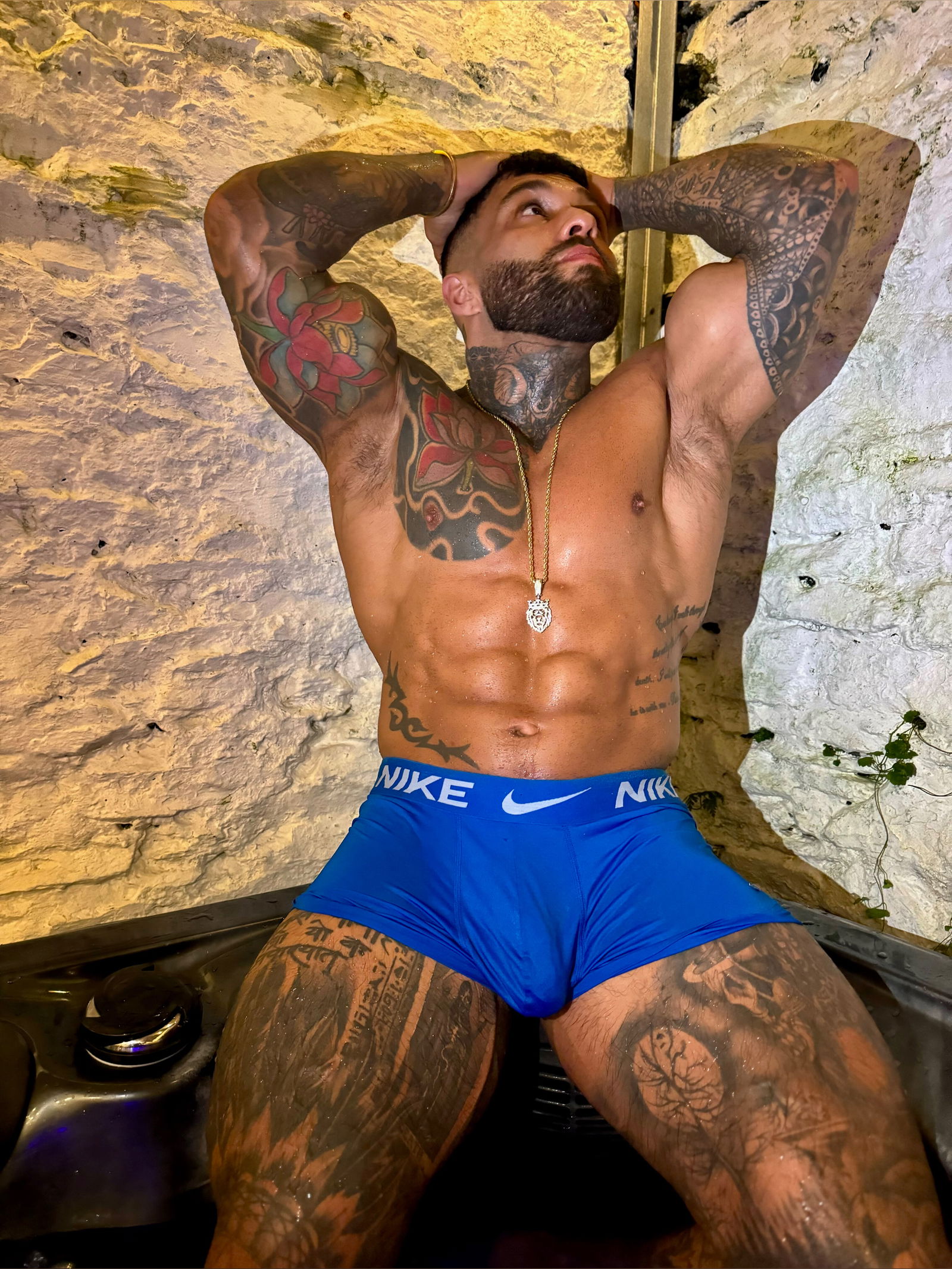 Troyz world 🌎 photo