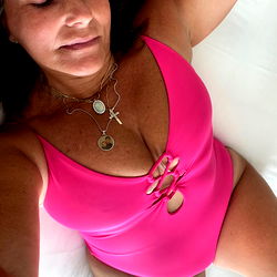 Pragtige Model in Roooi Onderwerp - OnlyFans Inspirasie