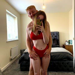 Pragtige OnlyFans Model in Roooi Ensui