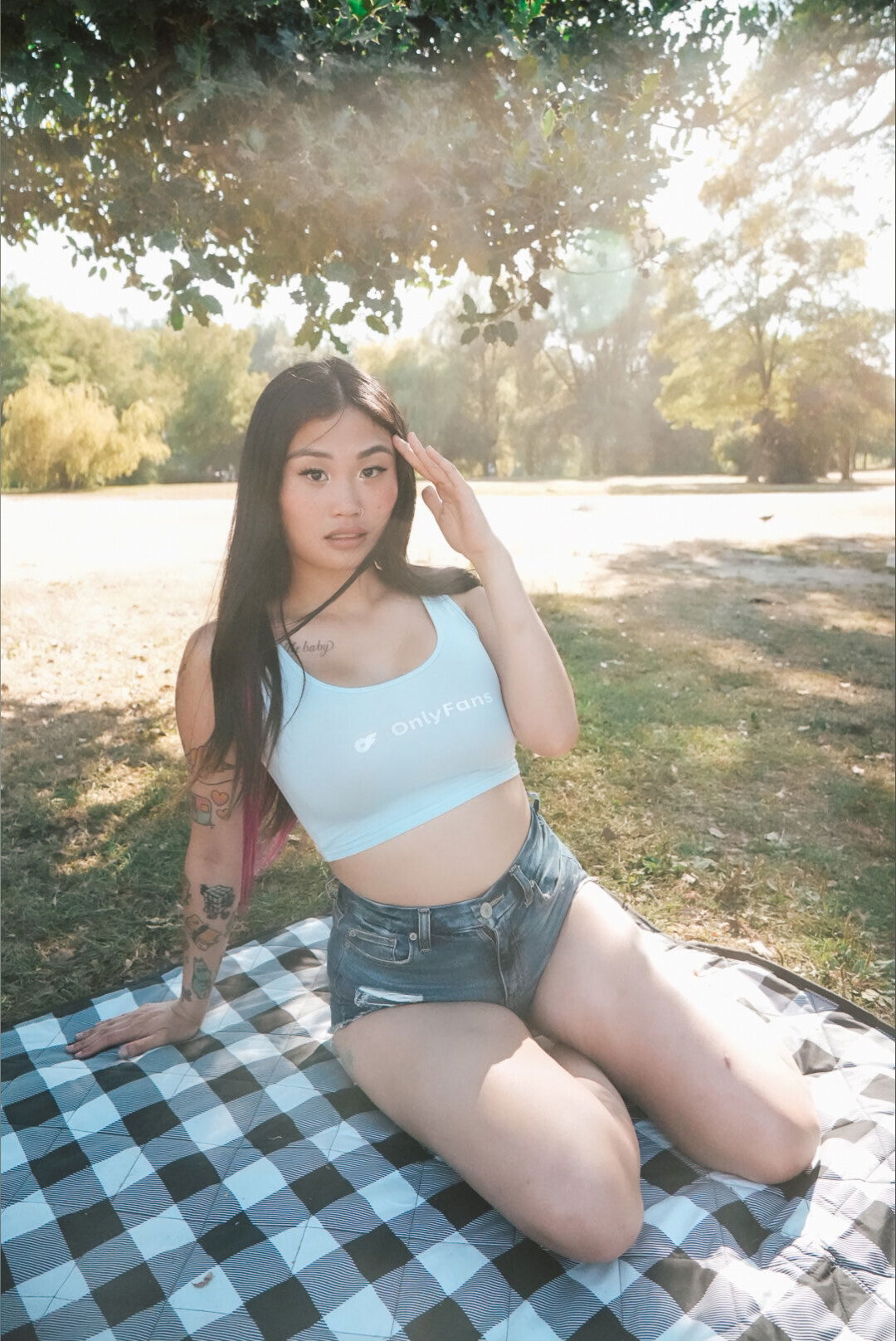 Voluptuous Asian 🎀 photo