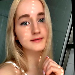 Pragtige blondelinge vir OnlyFans - Laila 💋