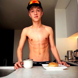 Sensuele Jongman in Londen - Voortrefkoer