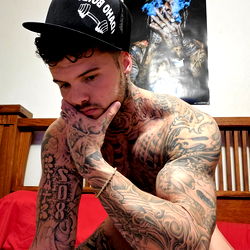 Stremige Man met Tattoo's - OnlyFans Model