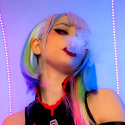 Pragtige OnlyFans Model met 'n Kragtige Haarstyl