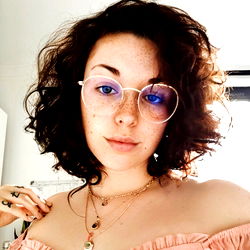 Pragtige Vrouelike Model – Leah Von Noire