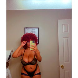 Sensuele Model in Swart Badpak - OnlyFans Inspirasie