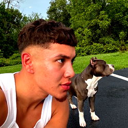 Strydigende Man in Kalifornië - OnlyFans Model