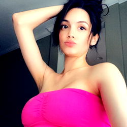 Pragtige vroue model van Ierland - Armani 👑