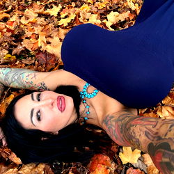 Ricki Raxxx: Sensuele Model in Volle Pragtigheid