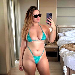 Sensuele Model in 'n Pragtige Badpak - OnlyFans Model