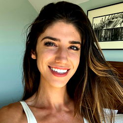 Pragtige Model in die Sonneskyn: 'Luxuriouslexi' se Verkenning