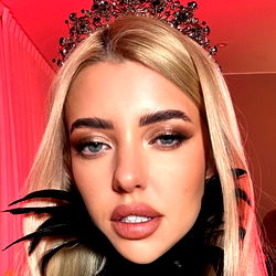 Pragtige Vrouelike Model - Unieke Afrikaanse Skouspel