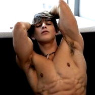 Speelse Adonis: Reno Gold™ in die Rampore