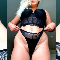 Bootyhole babe photo