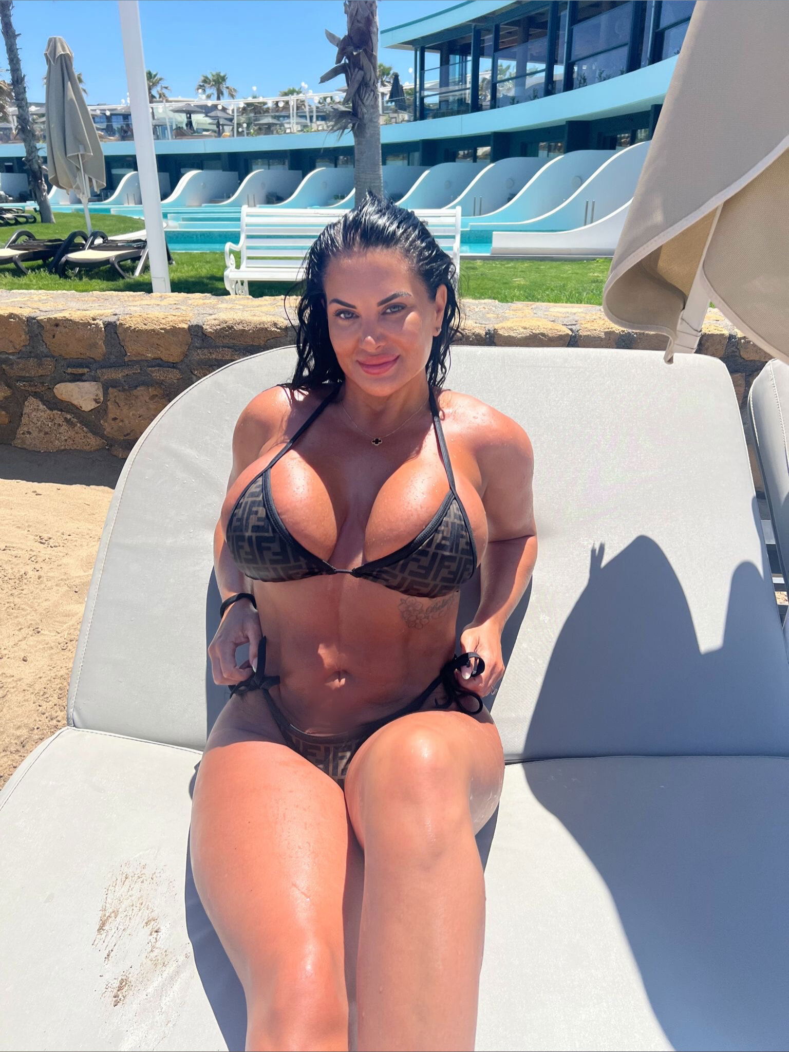 𝗧𝗿𝗼𝗽𝗵𝘆 𝘄𝗶𝗳𝗲 🏆 photo