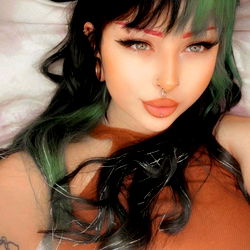 Pragtige OnlyFans Model - 𝐸𝒹𝑒𝓃 ( •̯́ ₃ •̯̀) in 'n Sexy Geskenke