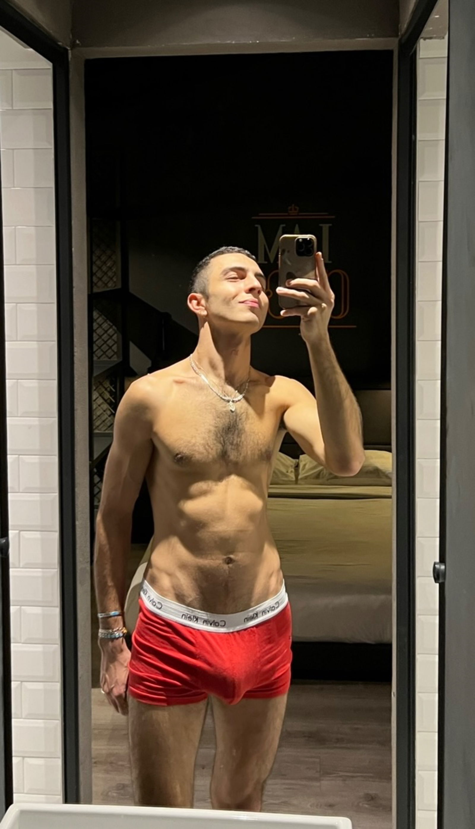 𝔹𝕆ℝ𝔸 ℤ𝔼𝕀𝕊𝕊 photo