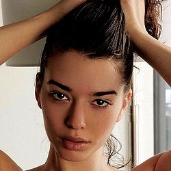 Pragtige Model met Slagtekenings - Unieke Imago