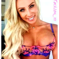 Pragtige Model in 'n Stad-Uitbund Setstuk