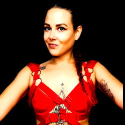 Pragtige Vrouelike Model in Sexy Outfit - Bekyk Die Nuutste Foto's!