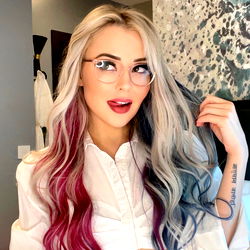 Pragtige Haarstyl: Haarstyl wat 'n Unieke Uitdrukking Uitbeeld