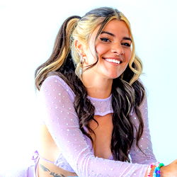 Pragtige OnlyFans Model in 'n Paryk