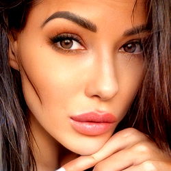 Pragtige Model in Spanje – Een Unieke Beeld!