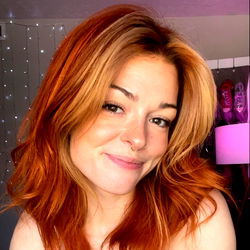 Pragtige Vrouelike OnlyFans Model - Geskenk vir Jou!