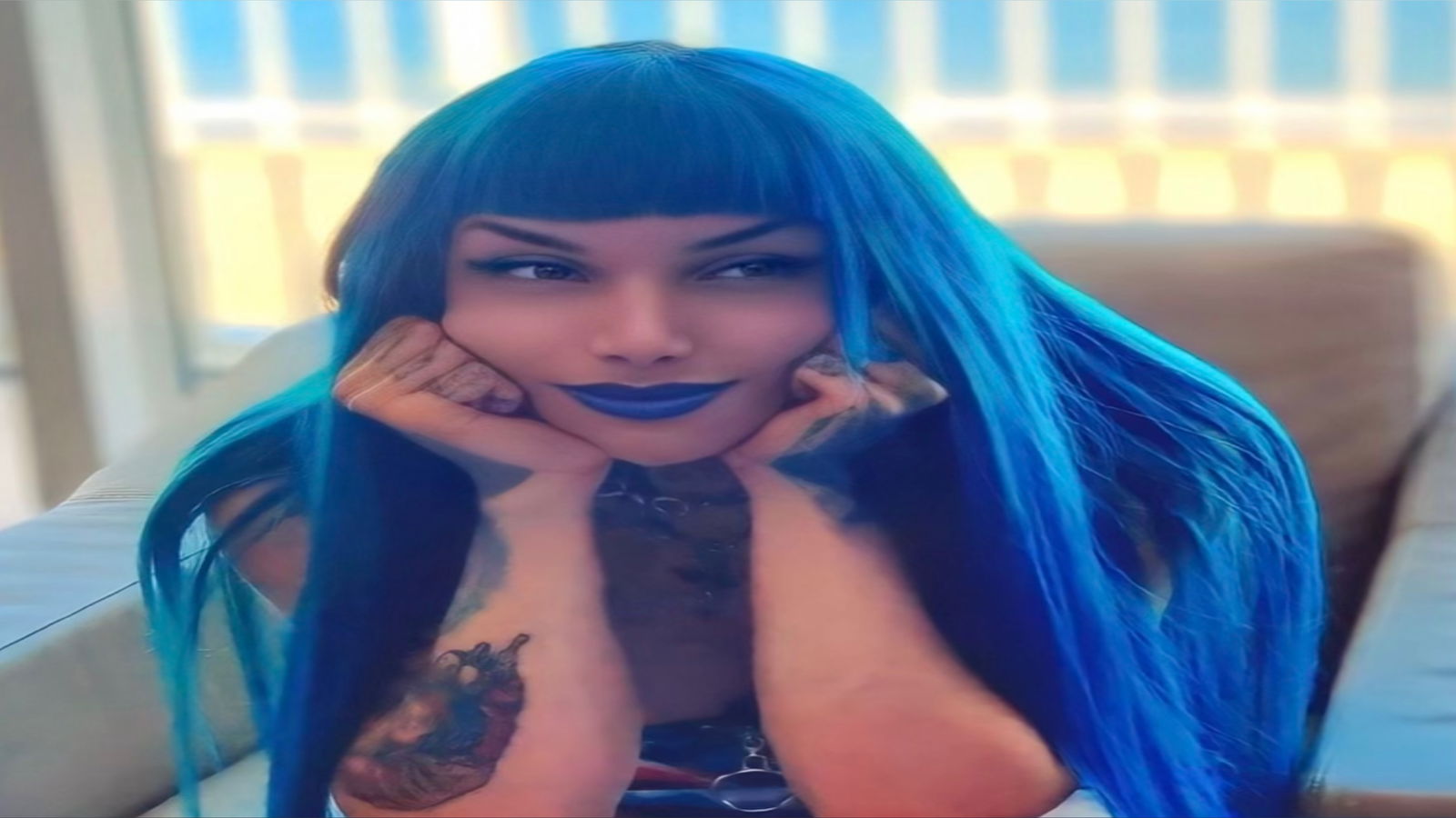 𝕊𝕒𝕣𝕒 𝕊𝕒𝕝𝕒𝕫𝕒𝕣 🐺 photo