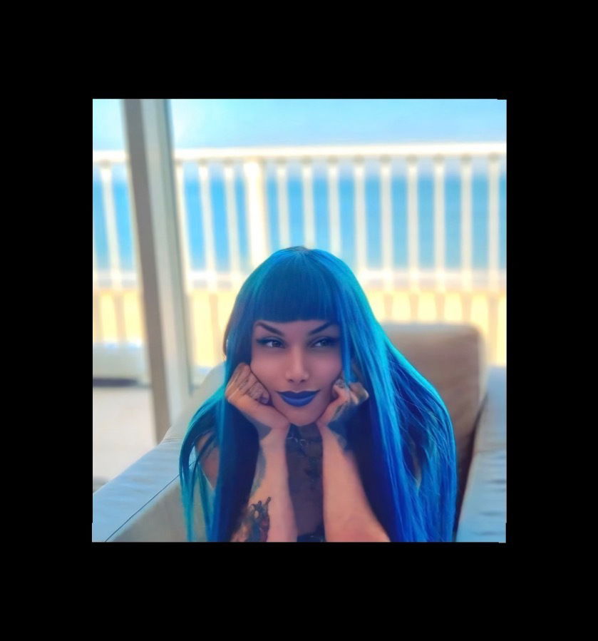 𝕊𝕒𝕣𝕒 𝕊𝕒𝕝𝕒𝕫𝕒𝕣 🐺 photo