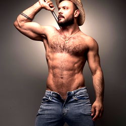 Enorme Manlikheid: Sir Peter Top 1% in Volle Pragtigheid