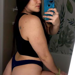 Pragtige vrou in 'n swart bikini - OnlyFans Model