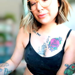 Pragtige vroue model met tatoeëring - OnlyFans Frankie Novak