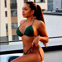 Sensuele Model in 'n Pragtige Badpak - OnlyFans