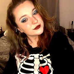 Pragtige Swanger Model - Unieke Skelet-Styl!