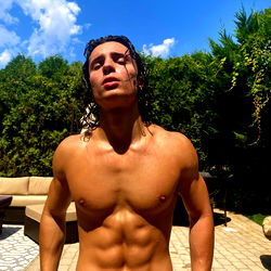 Speelse Model in Die Rooipunt