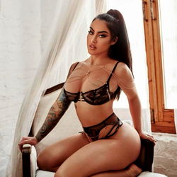 Pragtige Model in Sensuele Stoffe