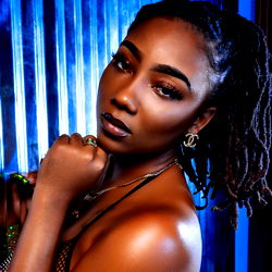 Pragtige Model - Quincy Roee | Sensuele Voorshow