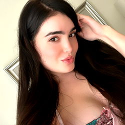 Verdadeerde Skoonheid: 'n Verwagtingwekkende Model Bekyk