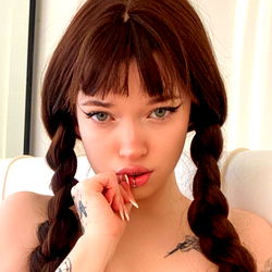 Pragtige Vrouelike Model met Wolke van Haar