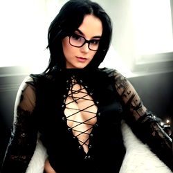 Verleierswaardige Sweet Tiff in Mesh - OnlyFans Model