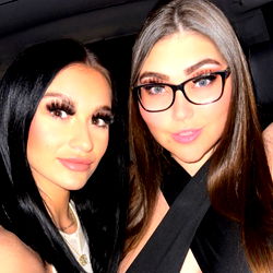 Pragtige Vroue Model – SAM & SID se Sensuele Aanraking