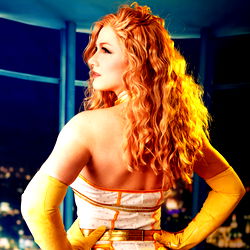 Pragtige Vrou in Gloedhandske - Een Unieke Model