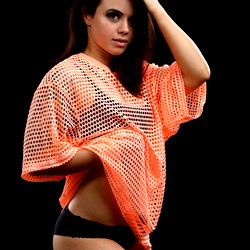 Pragtige Model in 'n Netwerklos - OnlyFans D&S