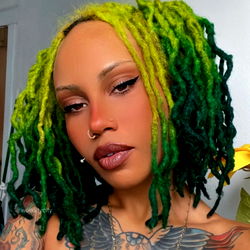 Pragtige Model met 'Afro'-Styl – Kitty Marie