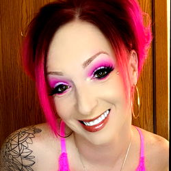 Pragtige Vrouelike Model met Fantastiese Make-up