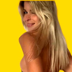 Pragtige Vrouelike Model in Streek Uitstraling