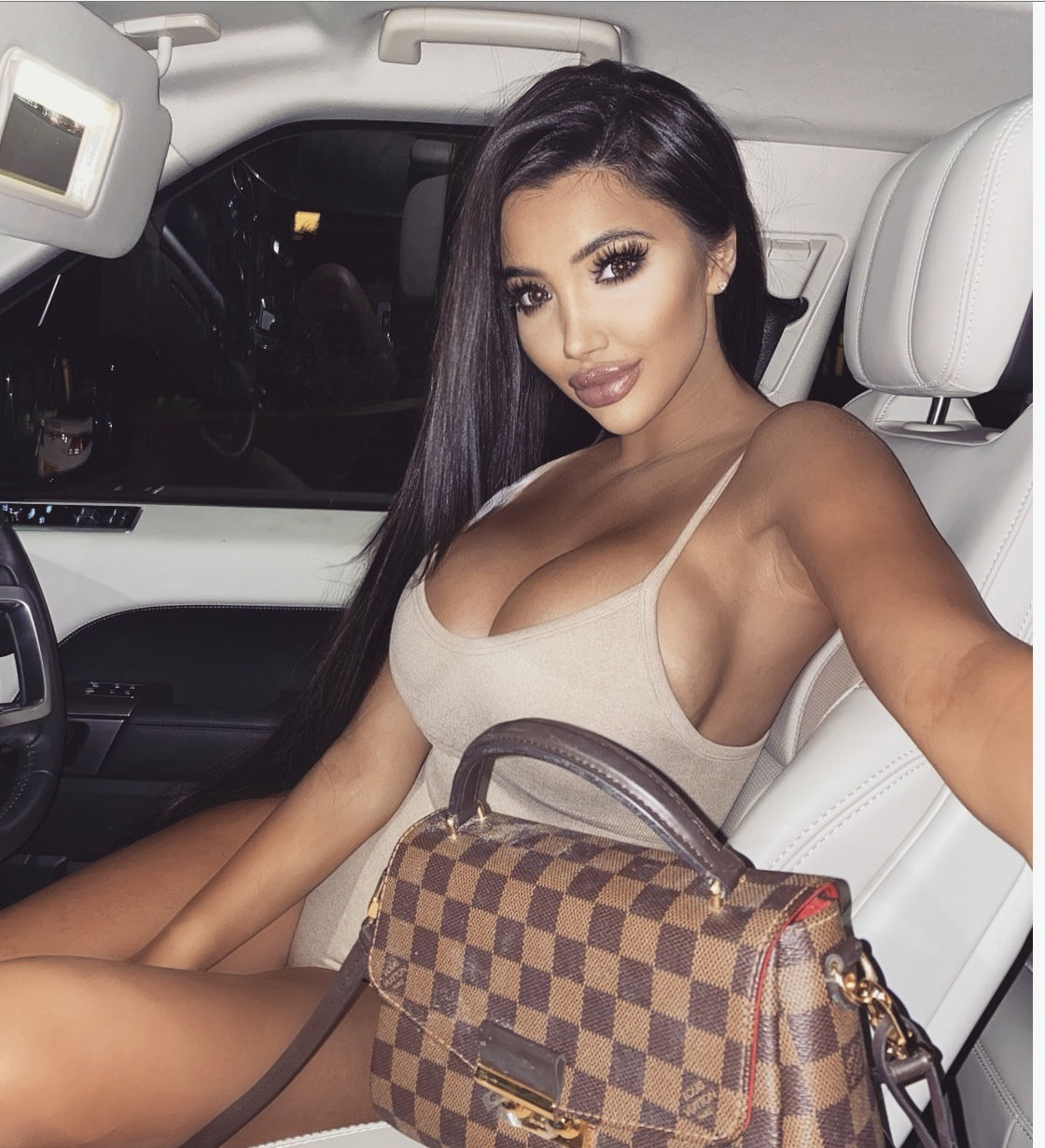 Chloe Khan 💅 photo