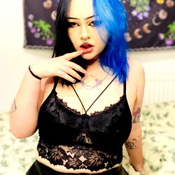 Pragtige OnlyFans Model Cherry in 'n Sensuele Voorkoms